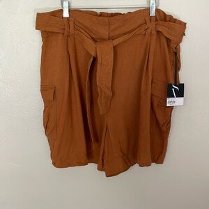 NWT Simply Vera Linen Blend Belted Shorts. XXL
